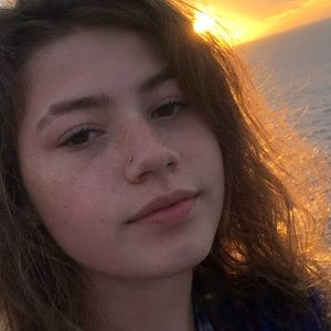 Meet your Posher, Alexia